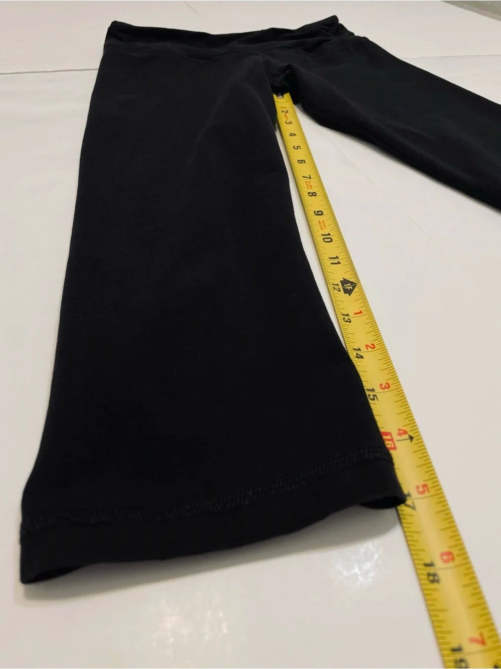 Lululemon Black Cropped Activewear Leggings - Size 4 (Fits XS) 17